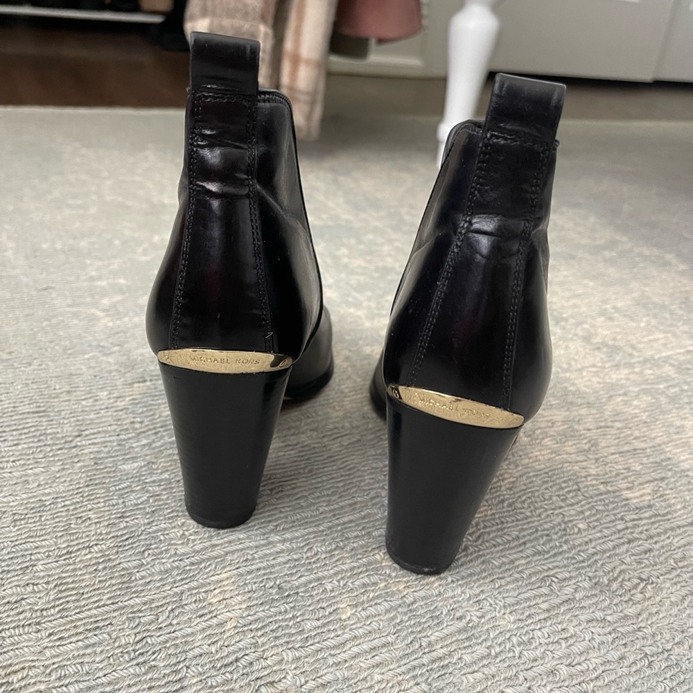 Micheal Kors black leather booties - Picture 3 of 5